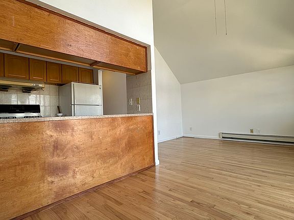 4th image of 13230 57th Ave #3