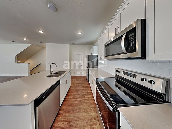 3rd image of 11032 S Blue Bayou Dr