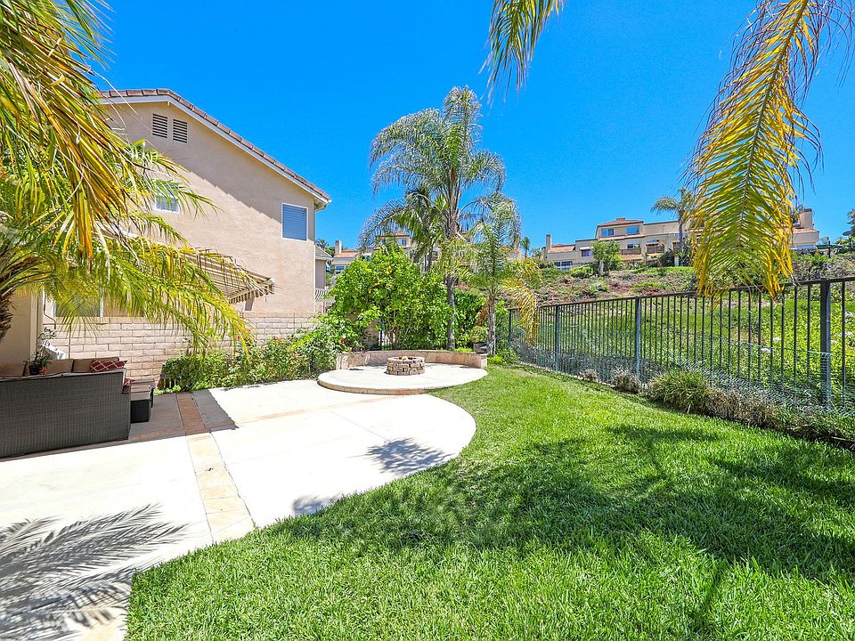 2nd image of 25022 Hollyberry Ln