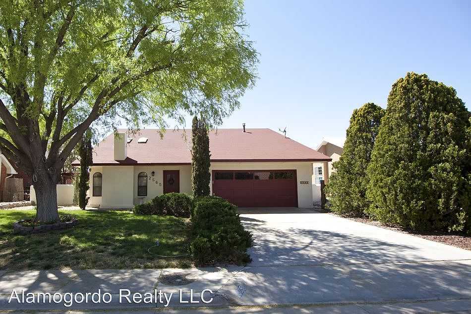 1st image of 2565 Cherry Hills Dr