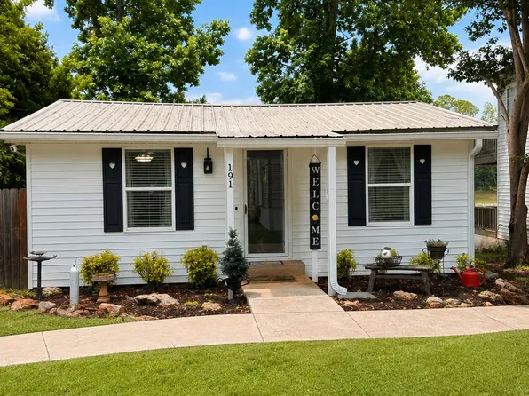 191 Cherokee Dr, Jackson, GA 30233