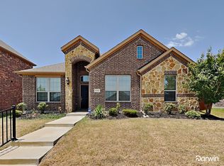 111 Happy Ln, Red Oak, TX 75154