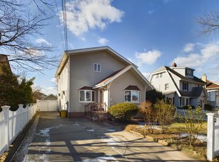 63 Sunset Ave, Lynbrook, NY 11563