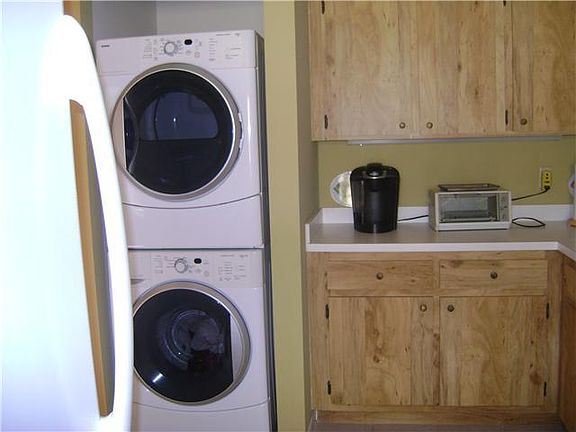 2nd image of 30 W Stratford #H