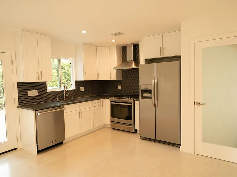 21863 Woodland Crest Dr — Photo 5