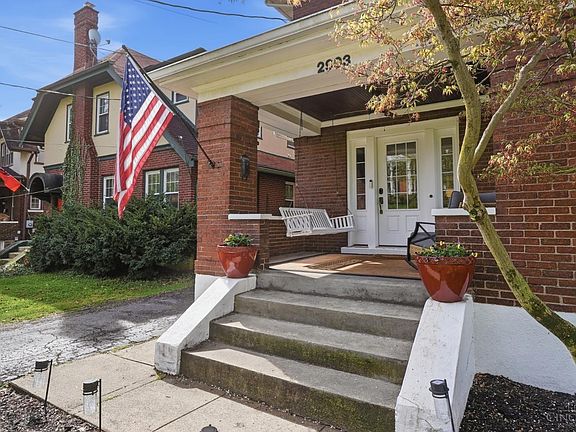4th image of 2993 Linwood Ave