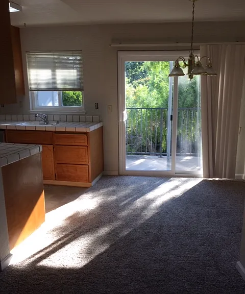 1095 Newhall St #K — Photo 3
