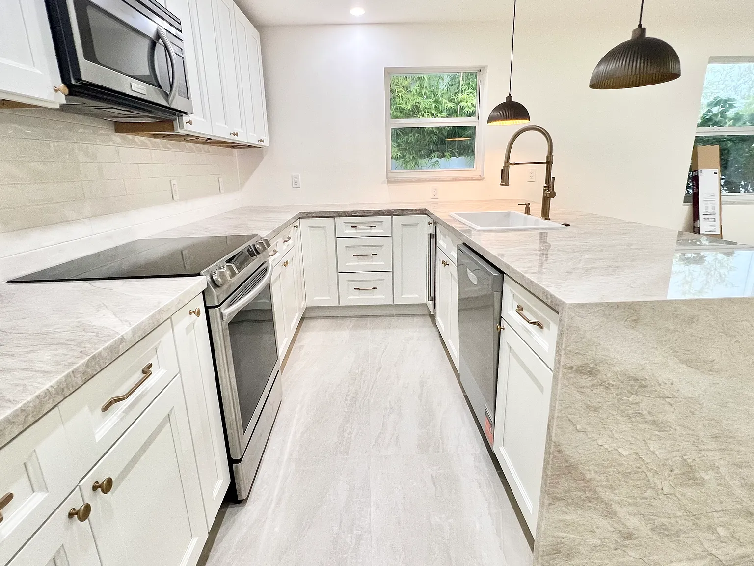 3 bed, 1700 sqft, $4,300 — Photo 1