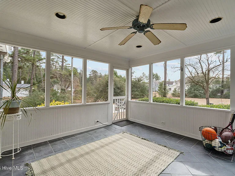 2050 Midland Rd — Photo 48