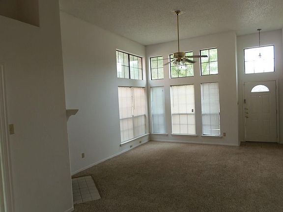 3rd image of 11807 Sunrise Dr