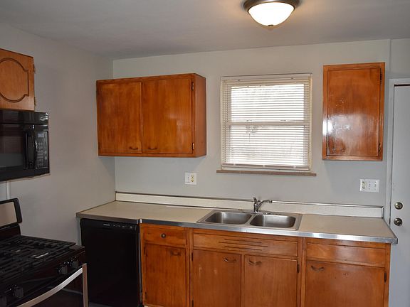 3rd image of 638 E Jenkins Ave APT B