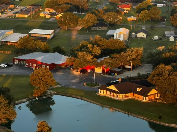 125 Highway 165, Iowa, LA 70647