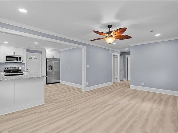 5th image of 524 Ashburn St