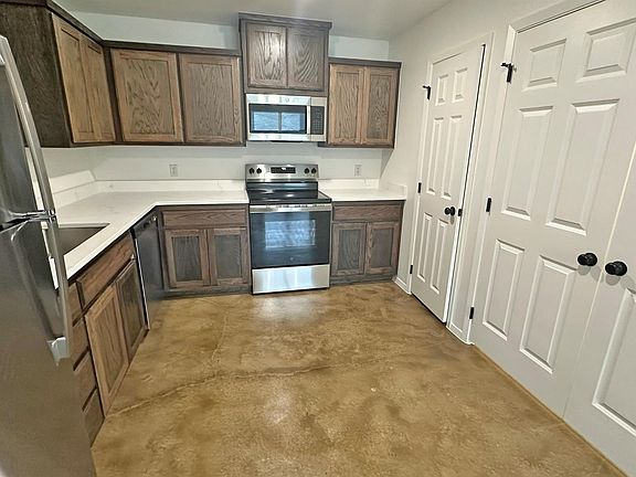 2nd image of 977 Cline Dr #A-b