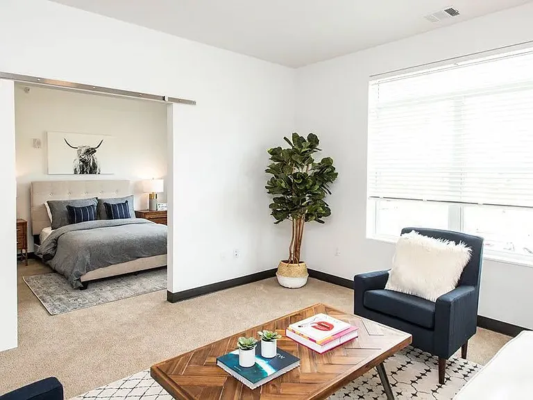 U32 Apartments — Photo 7