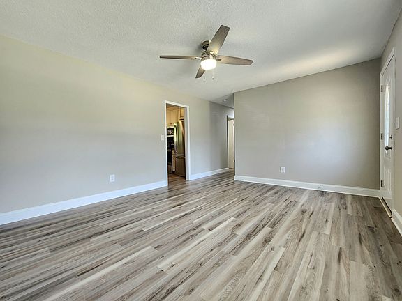 2nd image of 445 Summerland Dr