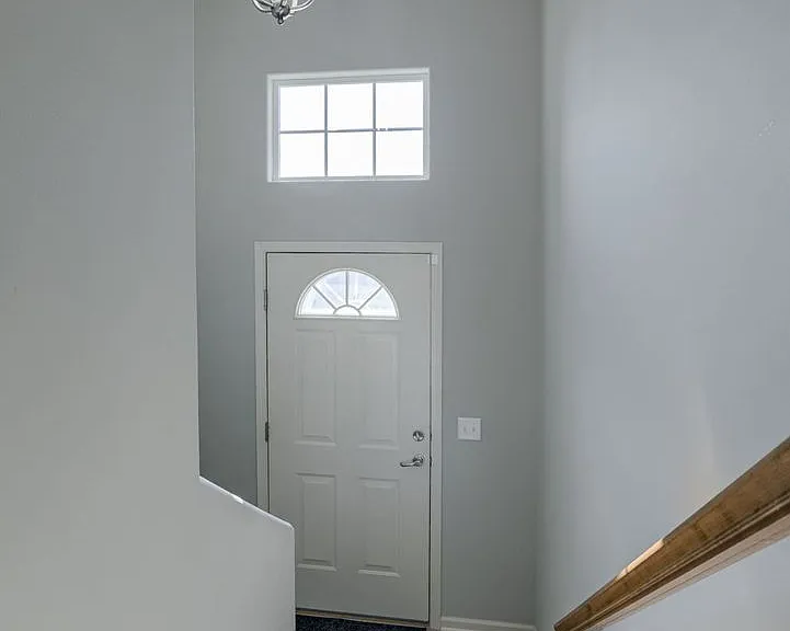 6121 S 190th Ter — Photo 3