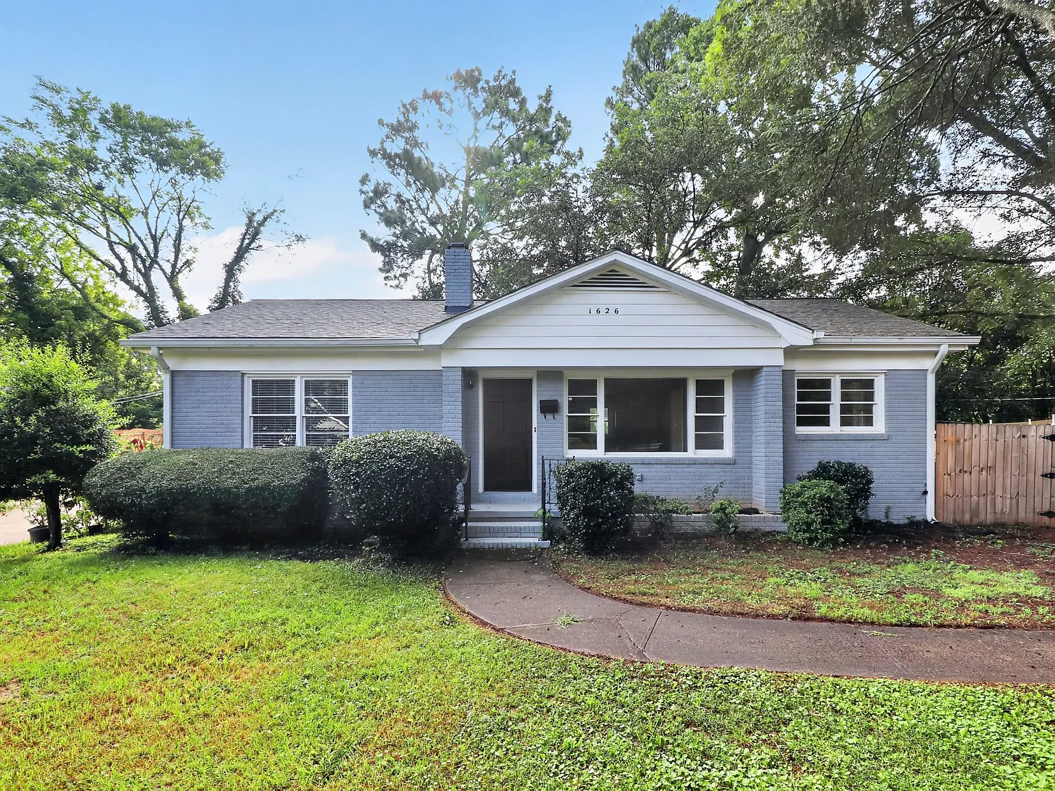 3 bed, 1240 sqft, $1,995 — Photo 3