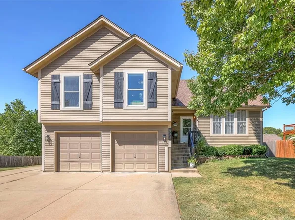 803 Wild Wood Dr, Pleasant Hill, MO 64080