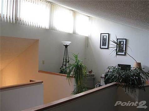 2nd image of 1249 Yellowstone Ave
