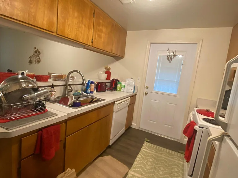 645 Adams St #1 — Photo 6