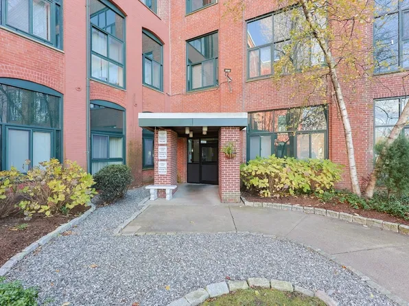 150 Rumford Ave APT 110, Mansfield, MA 02048