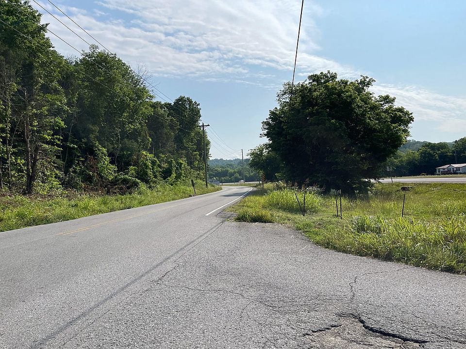 2nd image of 6395 Old Highway 31 E