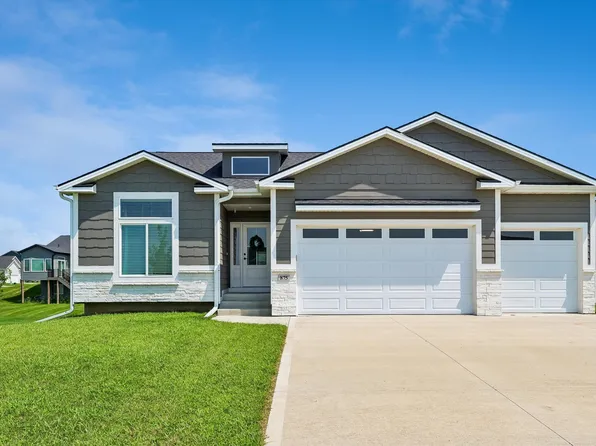 875 NW Frescott Cir, Waukee, IA 50263