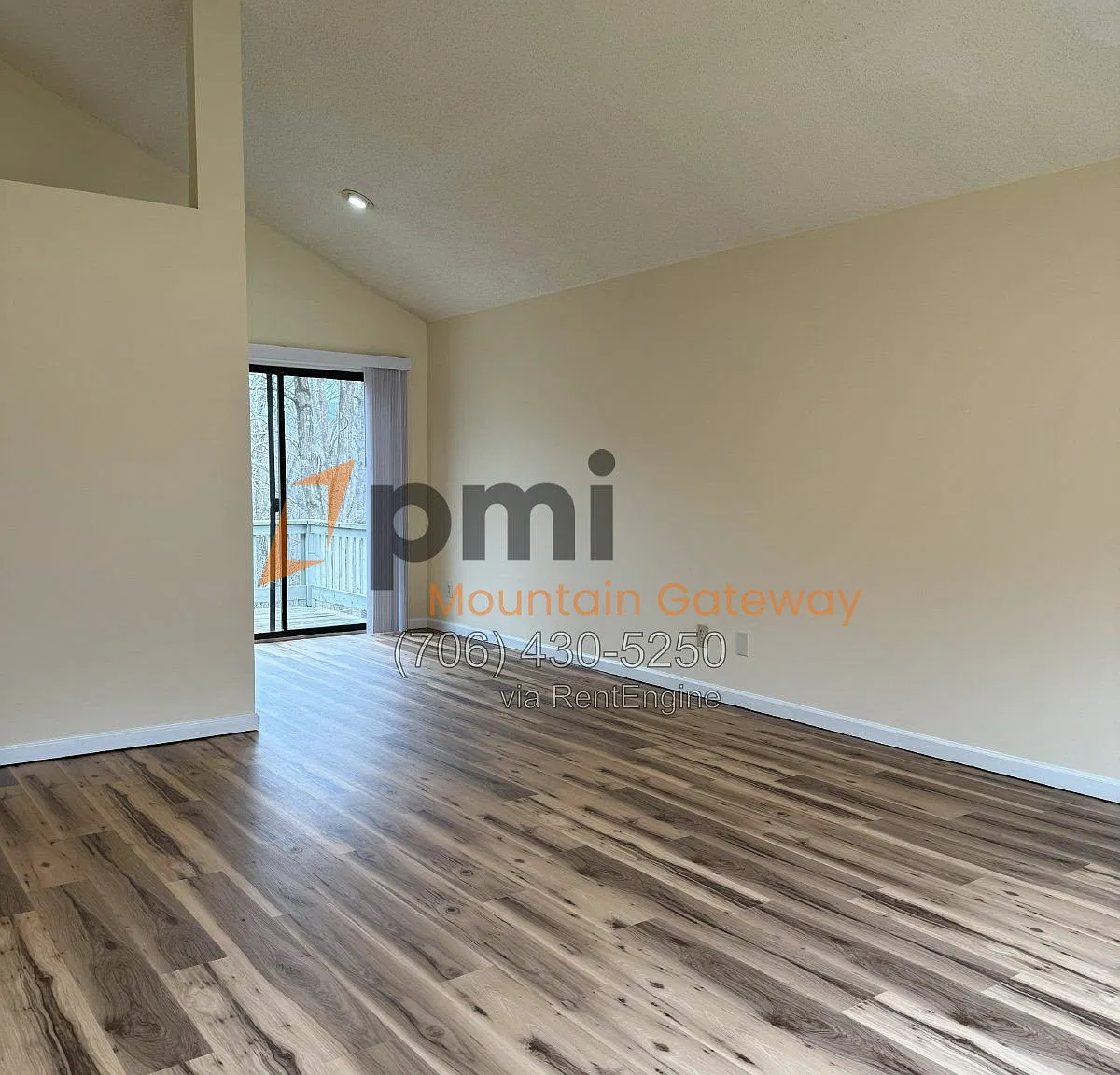 2 bed, 1.5 bath, 961 sqft, $1,150 — Photo 3