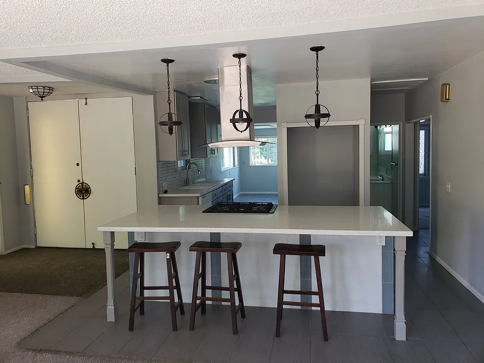 8645 Sunnyslope Dr