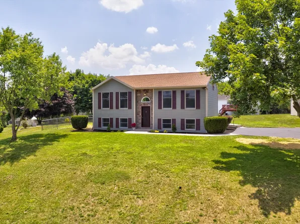 3724 Hazel Dr, Greencastle, PA 17225