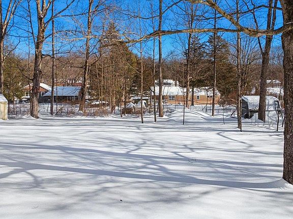 4th image of 82 Sleight Plass Rd