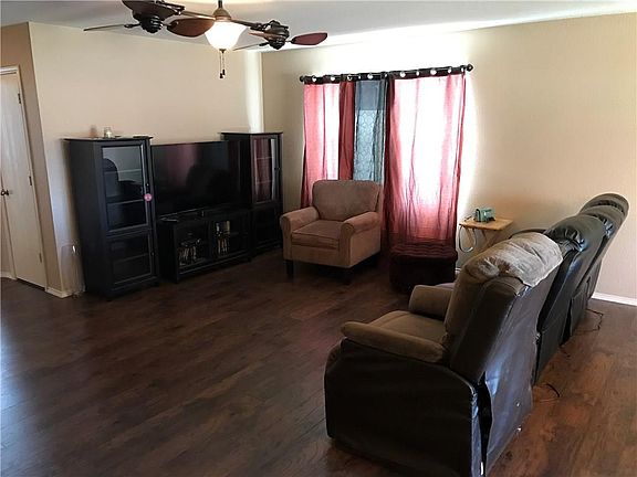 2nd image of 205 Silver Spur Dr