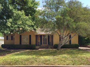 152 E Edgewood Pl, Alamo Heights, TX 78209