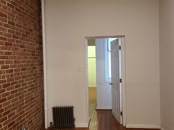 4th image of 328 W 45th St APT 1F