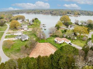 212 Ponderosa Cir, Mooresville, NC 28117