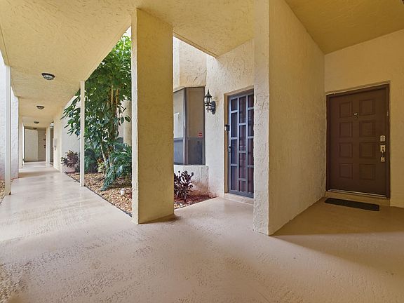 3rd image of 7508 La Paz Blvd APT 107
