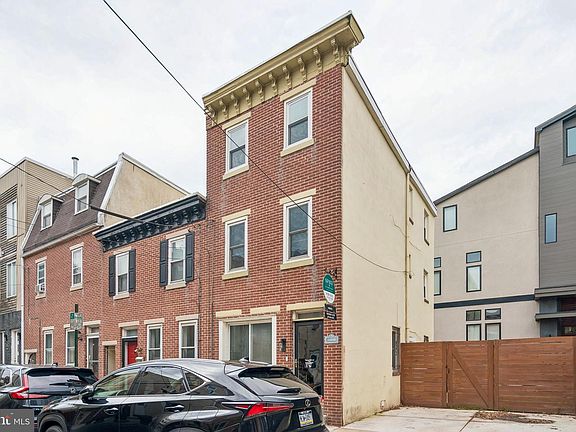 2nd image of 956 N Lawrence St #A