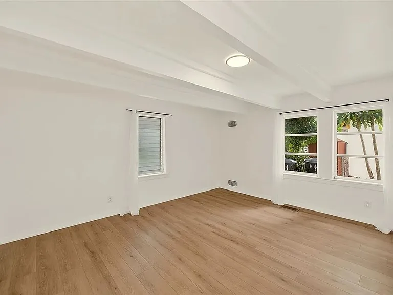 925 16th Ave N #1 — Photo 15