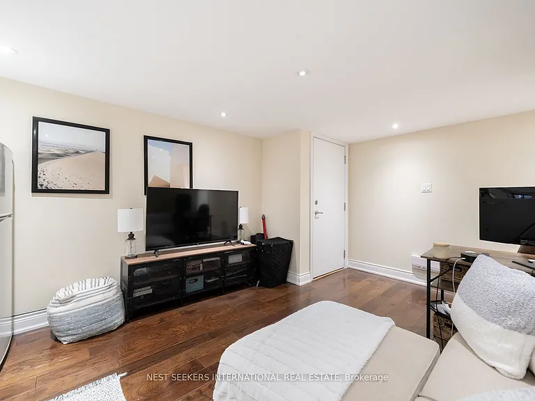 963 Avenue Rd #7 — Photo 6
