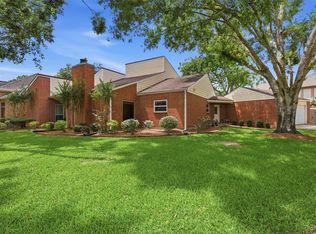 1022 Trapper Hill Dr, Houston, TX 77077