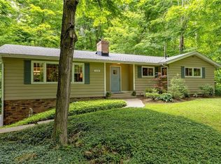 118 Leaview Ln, Chagrin Falls, OH 44022