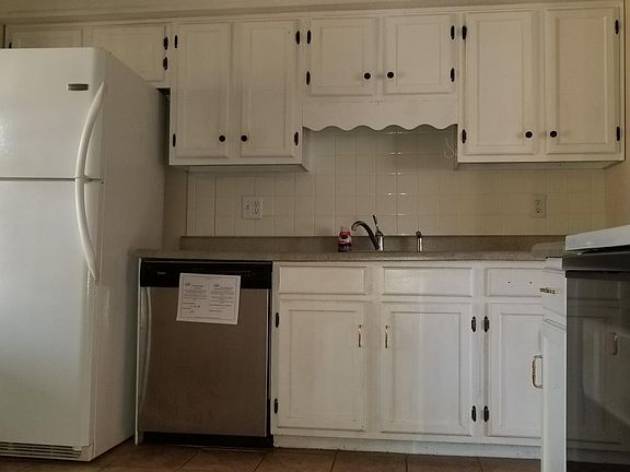 2nd image of 1209 E Woodshire Dr