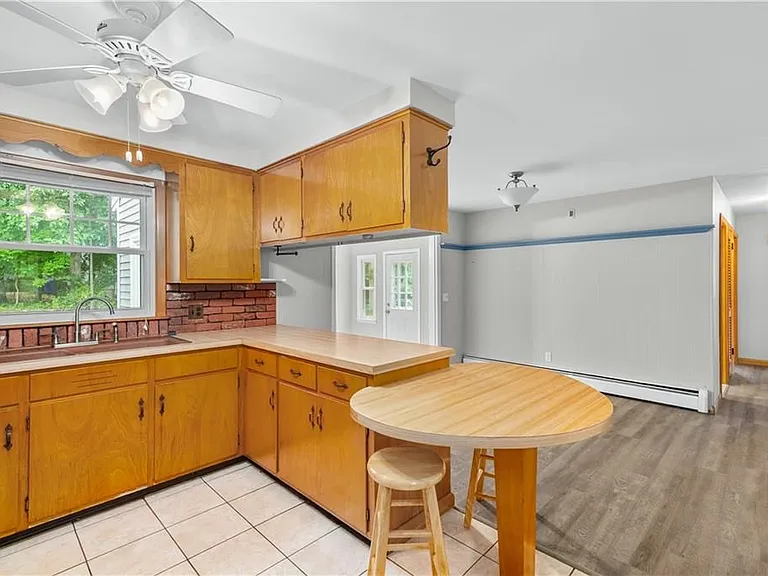 51 Ambrose St — Photo 21