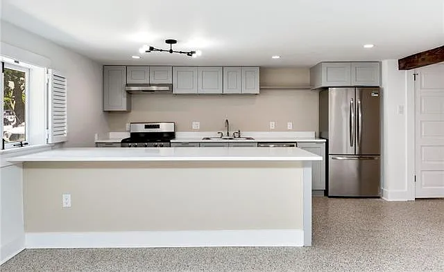 1338 Burdette St — Photo 3