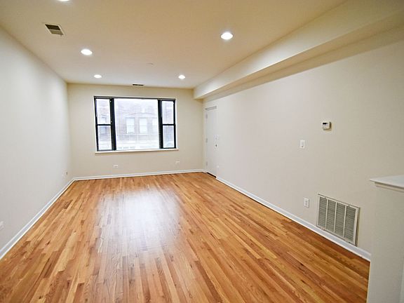 5th image of 900-908 W Belmont Ave #912-2