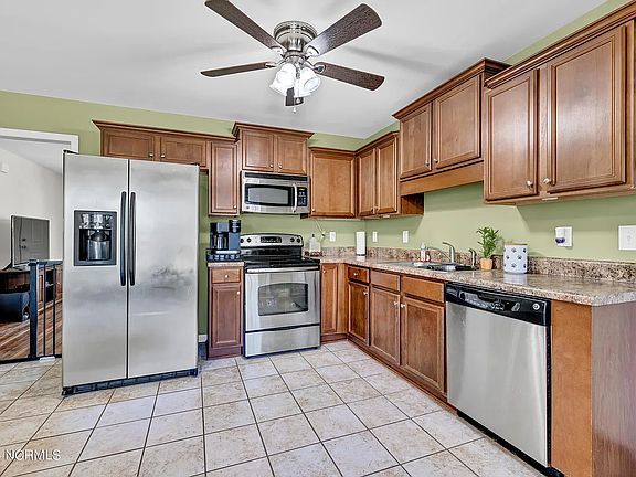 4th image of 477 Sand Ridge Rd