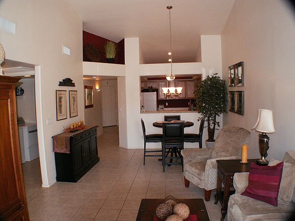 SPACIOUS GREAT ROOM
