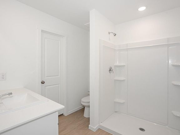 4th image of 1419 Merlin Bluff St