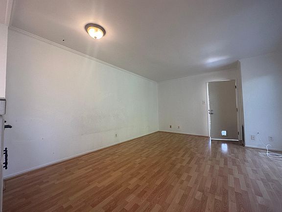 3rd image of 1660 Bayridge Way